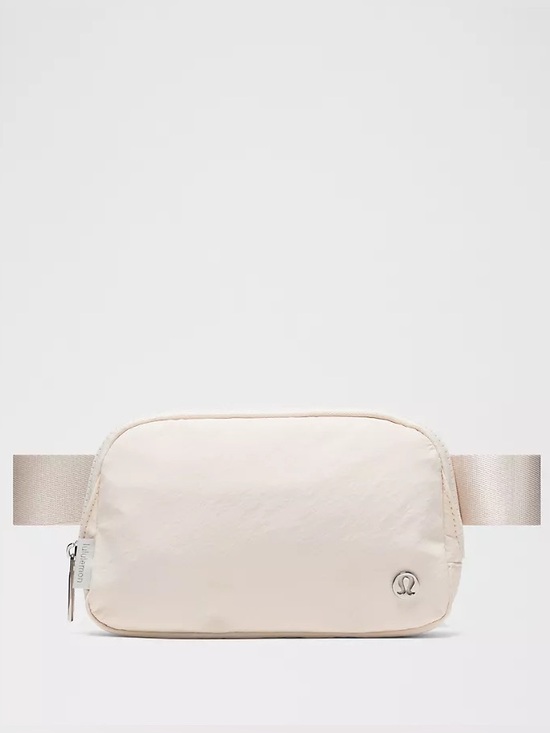lululemon athletica Handbags - Lululemon Everywhere Belt Bag 1L